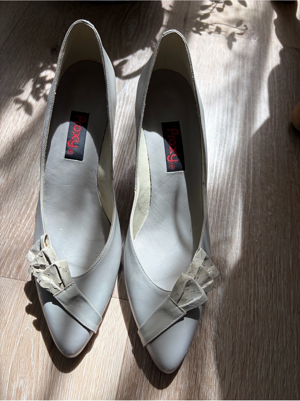 NWOB Vintage Proxy Leather Pointed Toe Pumps - Made in Spain - Grey/Ivory